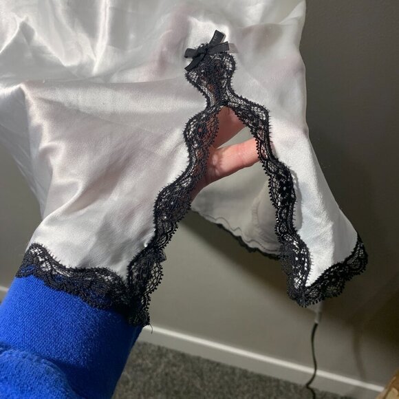 Victoria's Secret White & black lace sleep slip - Picture 4 of 5